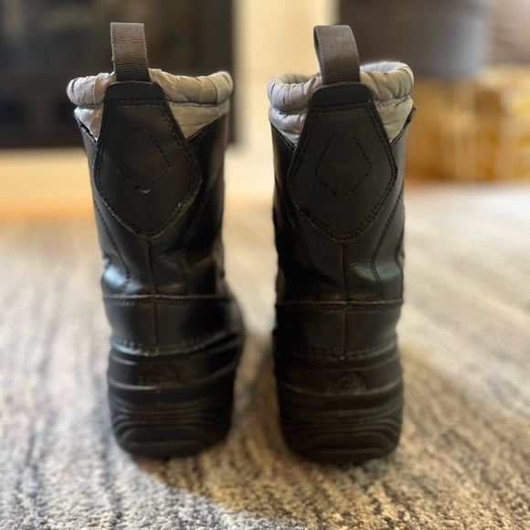 The North Face Kids Alpenglow Snowboots - size 3 - Picture 5 of 10